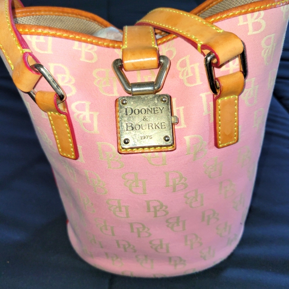 Bucket Dooney & Bourke